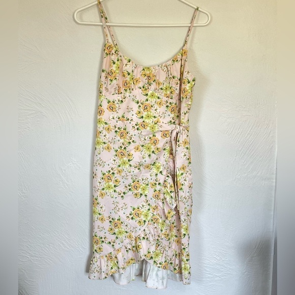NWT BCBGeneration Pink‎ Floral Mini Dress Size 2 with Tiered Ruffle Details - Picture 2 of 8
